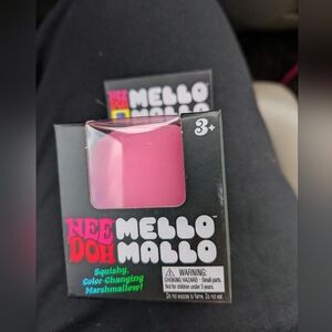 Pink 🩷 Nee Doh Mello Mallo Squishy Toy